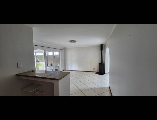 3 BEDROOM HOUSE TO LET IN WAVES EDGE
